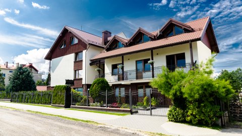 Pokoje i Apartamenty Alex - rodzinny wypoczynek w spokojnej części Ostrowa