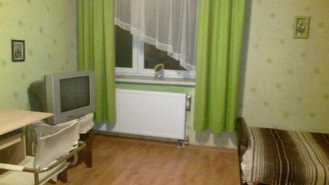 Pokoje 2, 3 - osobowe w domu jednorodzinnym. Ogród, aneks, łazienki