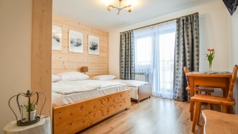 Apartament w góralskim stylu z balkonem i widokiem na góry