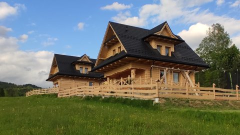 Nowe domki w góralskim stylu z balią jacuzzi, z pięknymi widokami. 