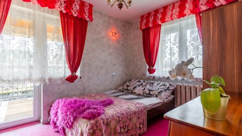 Willa JÓZEFINA komfortowe pokoje i studia rodzinne z łazienkami aneksami balkony