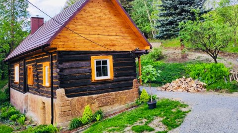 Jędrusiówka. Klimatyczny domek położony w Beskidzie Małym