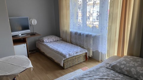 Pokój numer 3 (dwuosobowy z dostawką, z balkonem)