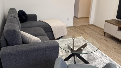 Apartament jest na II piętrze. Położony jest 3 minut od Starego Miasta - Sylwester