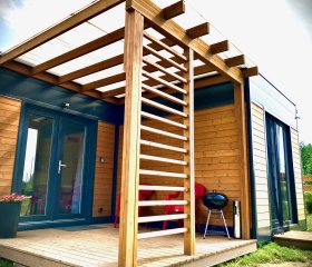 Cisy Resort II - idealny dla gości ze zwierzętami, ogrodzony teren na wyłączność