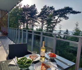 APARTAMENT BALTICHOFF PREMIUM with Sea View, Basen, Spa, Gym, Sauna, hala sportowa z kortem tenisowym