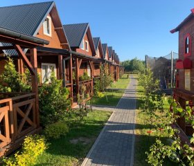 Pod Dębami Wicie- domki drewniane nad morzem