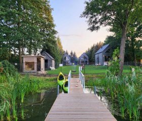 Okno Na Wodę - całoroczne domy z linią brzegową jeziora i sauną