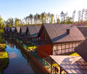 RUMIANA CHATA w Kaszubskiej Wenecji