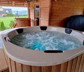 Domek w Zębie z jacuzii w cenie