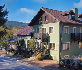 Zajazd Karłów Restauracja & Pokoje Gościnne