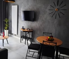 Kryształ A10, Garaż