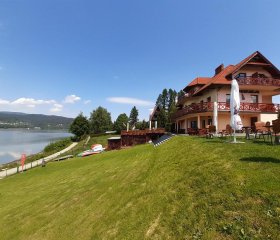 O.W. MEGA nad jeziorem