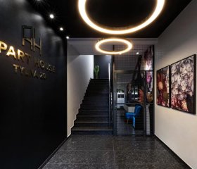 Apart House, Tylna 20