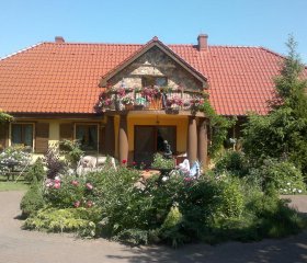 "Dworska Zagroda" agro-gospodastwo koło Szczecina z basenami i eko-żywnością.
