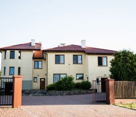 Ośrodek wypoczynkowy w Kownatkach, pokoje na wynajem, basen, boiska.