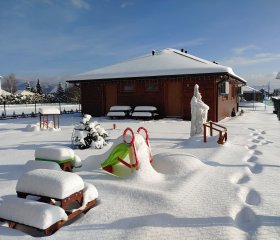 Plażowy apartament z widokiem na góry idealny do wypoczynku w spokojnej okolicy