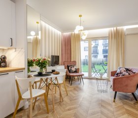 SKY Home- Rose Apartament -Manufaktura, Bezpłatny Parking, Klima, Dostęp na KOD