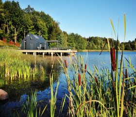 Przestronny Domek na wodzie, prywatne jezioro