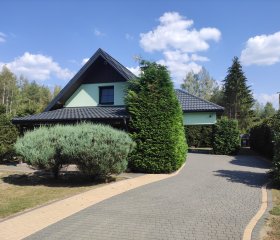 Domki całoroczne otoczone lasem 150 m od jeziora 