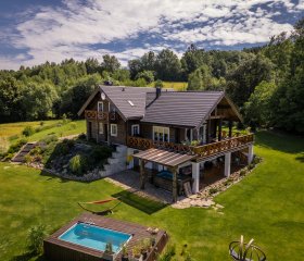 Chata pod Przehybą. Luksusowy dom z bali w Beskidzie Sądeckim, jacuzzi, sauna