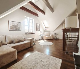 Dwupoziomowy apartament, w sercu Starówki, widok na Kościół Mariacki