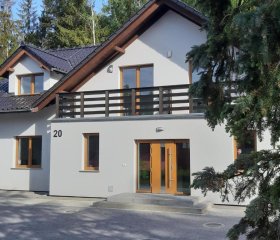 Aston - przestronny domek przy lesie