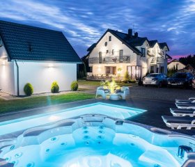 Cichy Domek - Podgrzewany Basen, Jacuzzi, Sauna, Plac Zabaw - Karwia