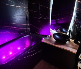 Pod 27- Klimatyzacja,wanna z hydromasażem,garaż