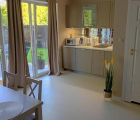 House Apartment z ogródkiem