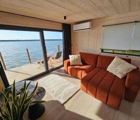 Domki na wodzie, Apartamenty, Houseboat, Jezioro Bukowo, Mierzeja "Natura Dąbkowice 5G"