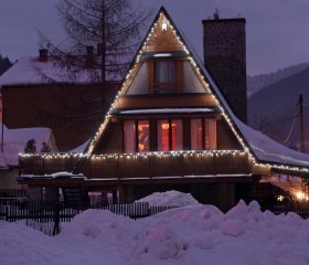 Dom w Szczyrku - stylowy drewniany dom z kominkiem