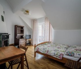 Przytulne pokoje tuż obok szlaków pieszych i rowerowych, 800m do centrum