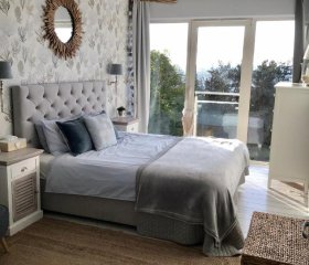 Biały Apartament Hampton w Playa Baltis