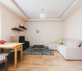 ShortStayPoland Solidarnosci (B8)