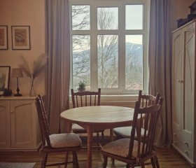 Marcówka M4 - duży apartament w historycznej willi z ogrodem