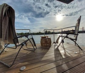 Lemuria Houseboat - pływający domek na wodzie