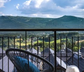 Słoneczny apartament z widokiem na góry