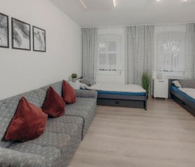 WOLSKA APARTMENT 80m2 - 7 people, 3 rooms