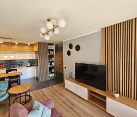 Apartament przy Loftach u Scheiblera parking podziemny, Śniadaniownia