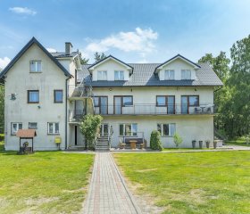 Komfortowe pokoje i apartamenty z aneksami, Wi-Fi i dostępem do altanki