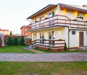 Komfortowe pokoje z aneksami blisko plaży i centrum