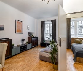 Golden Apartments - Great Location - Warsaw Stays - F14