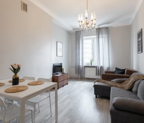 Golden Apartments Warsaw – Comfortable 2-Bedroom in City Center, Marszałkowska
