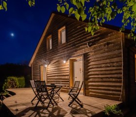 Siedlisko Wiłkupie, Dom nad stawem