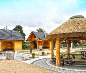 Bacówki nad jeziorem Goszcza