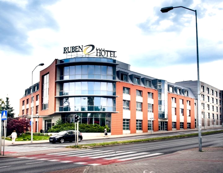 Nocleg Biznesowy Hotel w Centrum Zielonej Góry z wybitną Restauracją i SPA., Zielona Góra