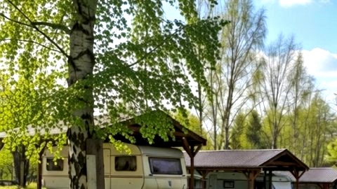 Wiedźmi zakątek nad jeziorem, z dojściem do jeziora 