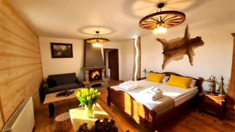 Apartament z kominkiem