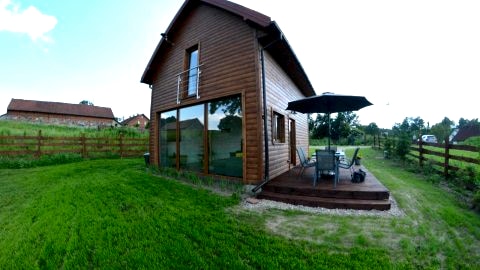 Całoroczny domek "Cztery Klony" z sauną i jaccuzi.